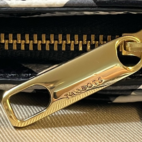 Talbots Women’s Gingham Leather Wristlet Wallet - Picture 13 of 15